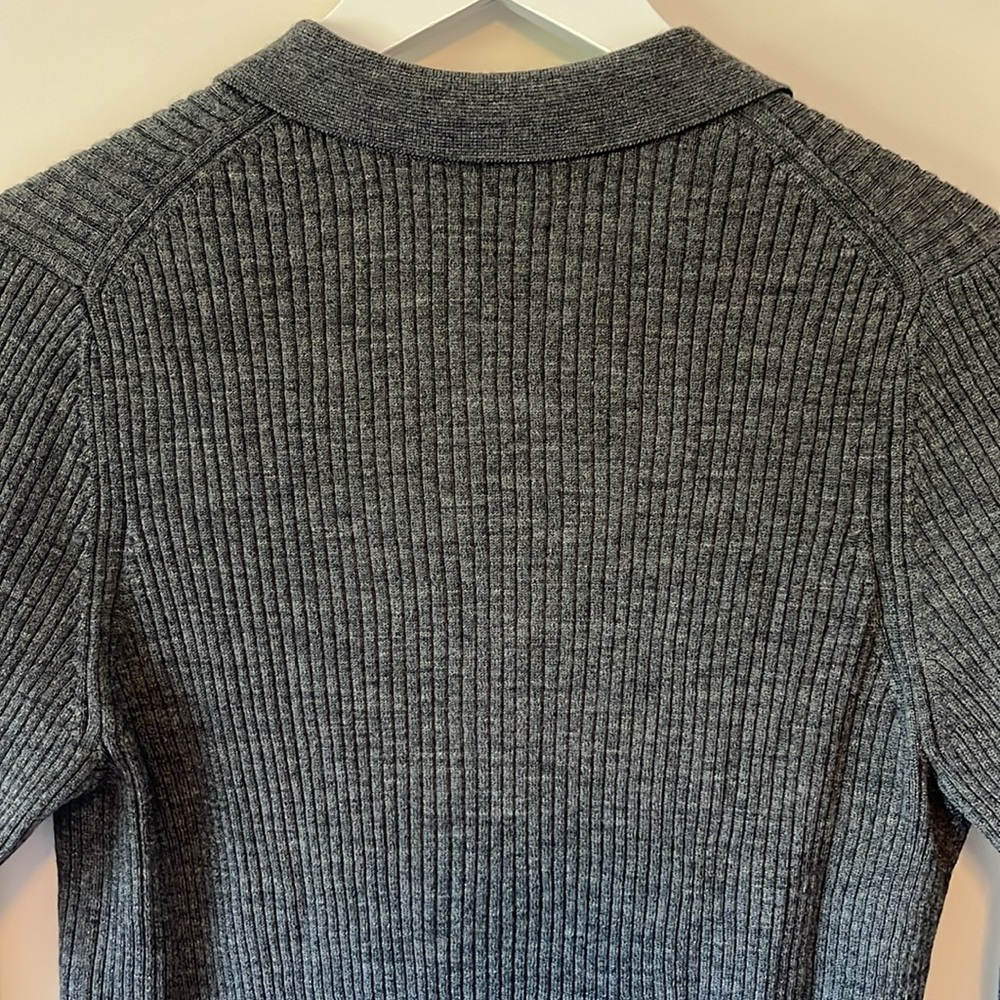 Uniqlo long sleeve sweater - Picture 9 of 11